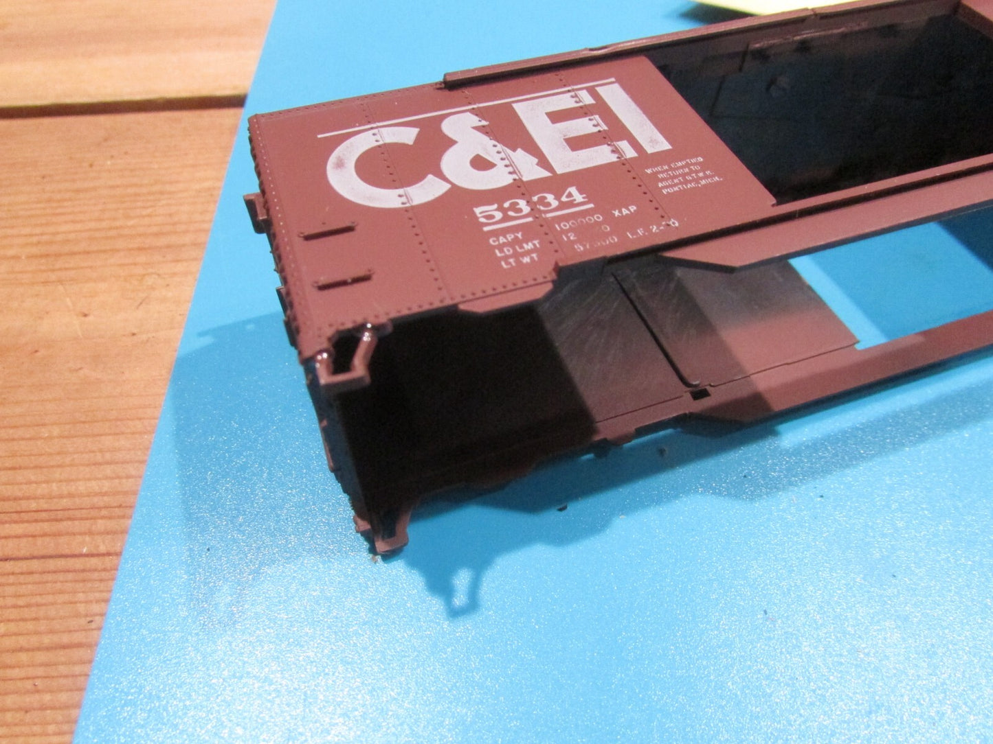 HO Scale Athearn 1306 50' DBL Door Box Car Kit  Chicago & Eastern-Illinois