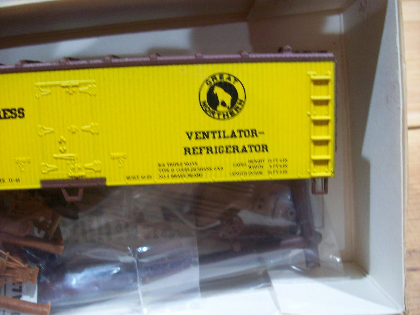 HO Scale Walthers 932-2303 (3) 40'DS Wood Reefer Freight Cars GN Lot#4070