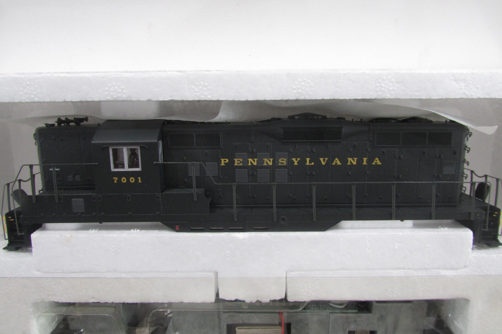HO Scale Proto 2000 Item 23707 GP9 II Locomotive Pennsylvania R.R Lot#3278