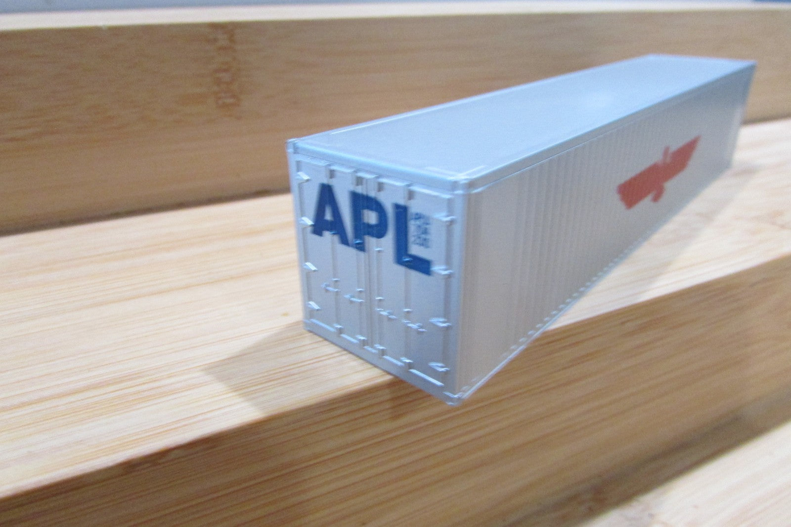 HO Scale Con-Cor 0004-8301 40' PiggyBack or Sea Ribbed Container  Lot#5061