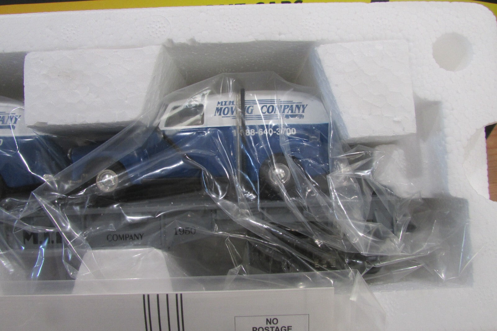 HO Scale MTH 30-7647 Auto Transport FaltCar w/ Ertl '50 Panel Trucks Lot#3762