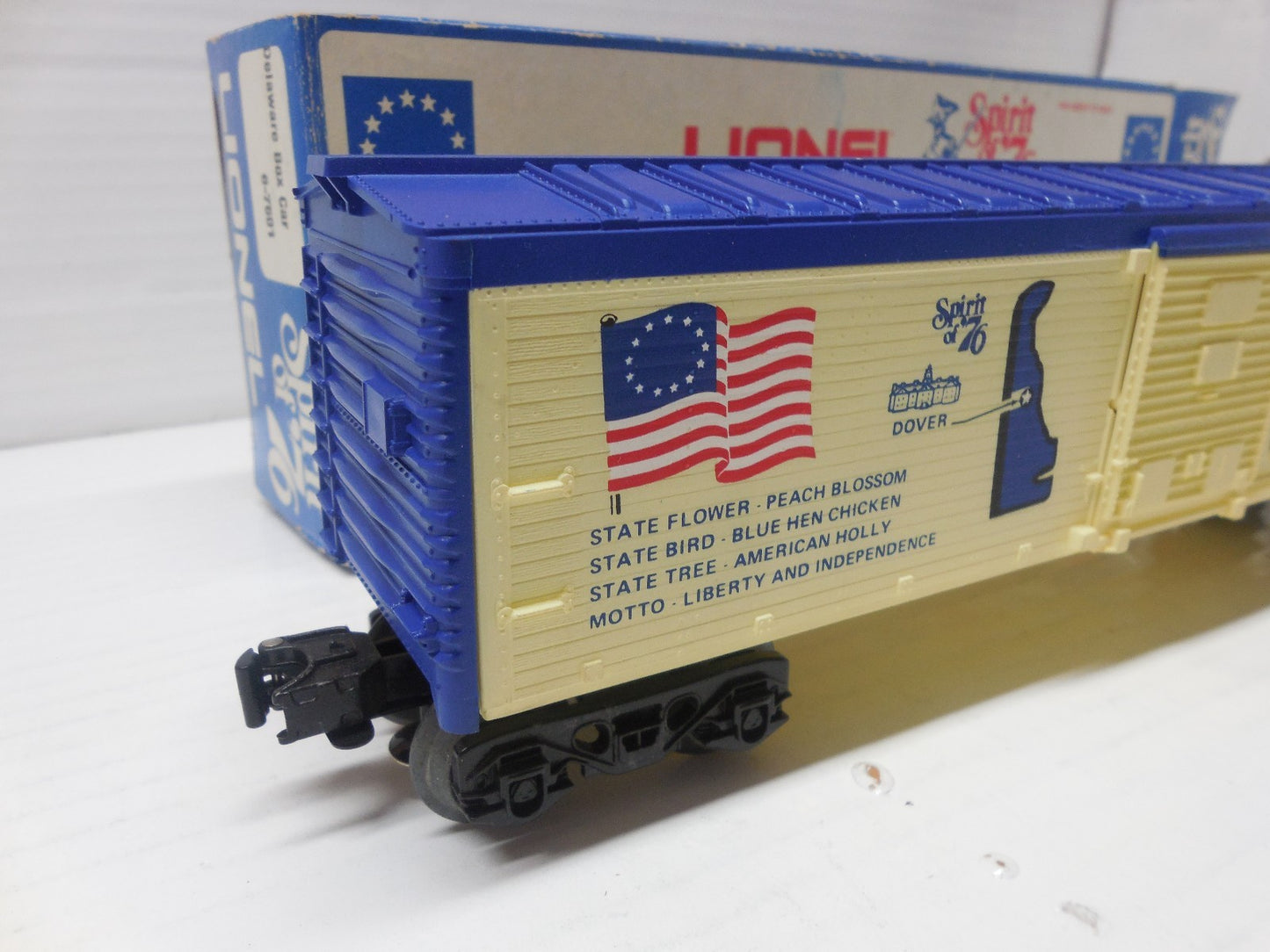O SCALE Lionel 6-7601 State of Delaware Boxcar     