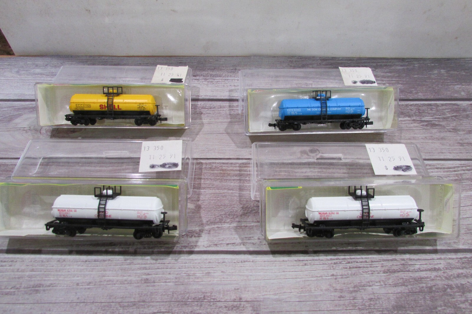 N Scale Model Power (4) Assorted Tank Cars   Lot#3074