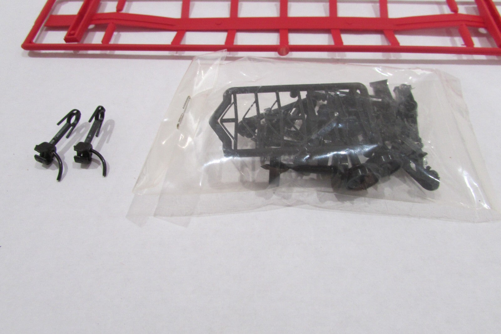 HO Scale InterMountain 41403-10 60' Wood Deck Flat Car ATSF Super Shock Lot#4883